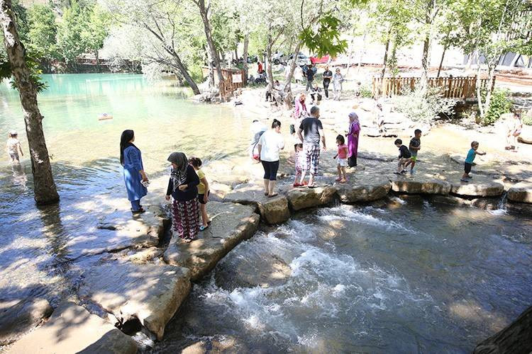 Yeşilgöz Gölü eski günlerine döndü: Depremlerde rengi değişmişti - Resim: 4